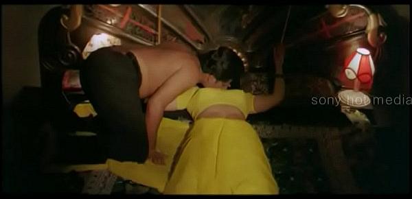  Hot Romantic Scenes from Dear Sneha Movie - Sony Hot Media